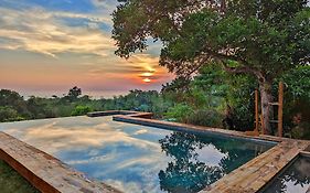 Nakabalo Guesthouse & Restaurant